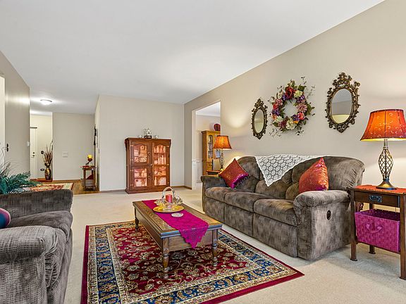 5th image of 13078 Laurel Glen Ct APT 303