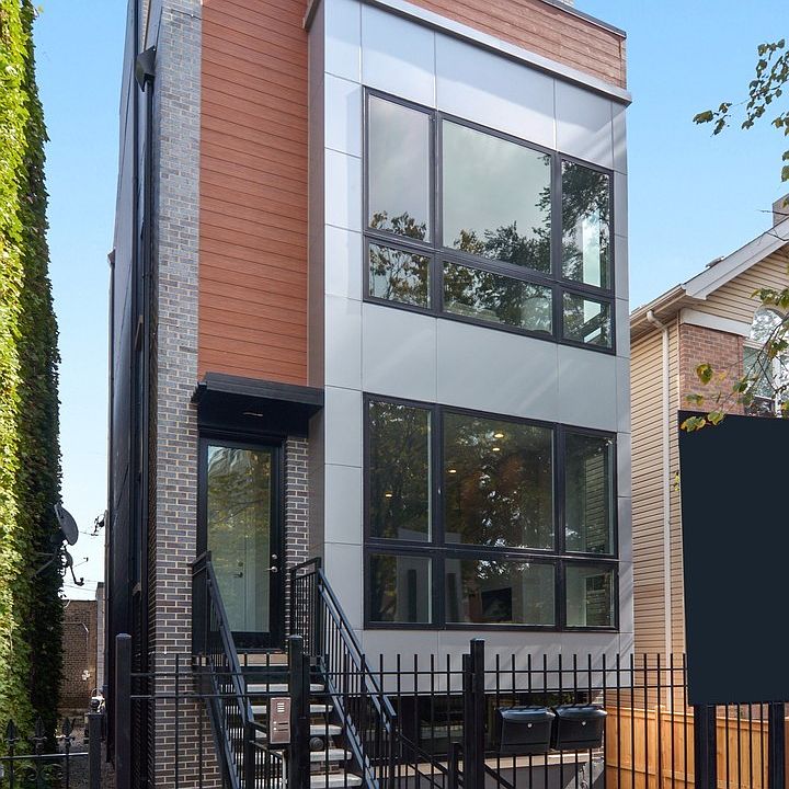 1st image of 1519 N Wood St #1