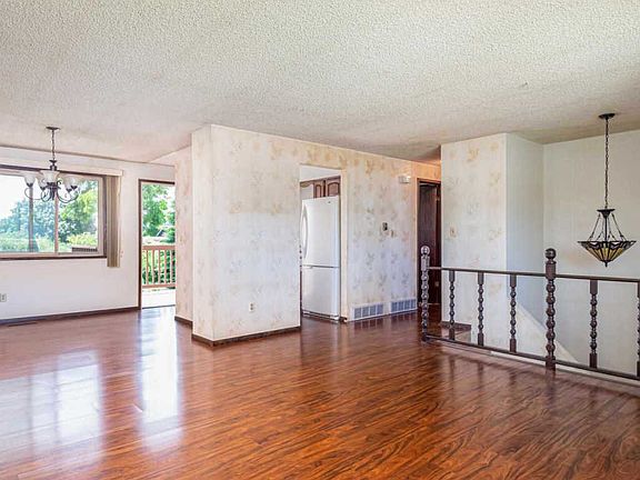 3rd image of 13910 E Nixon Ave