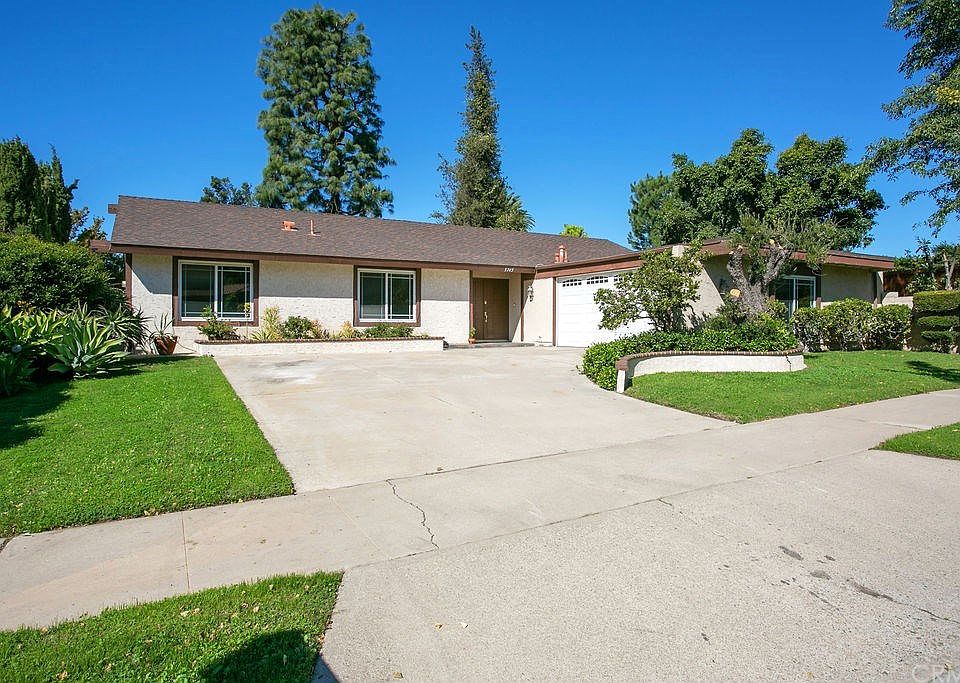 1st image of 5745 E Valencia Dr