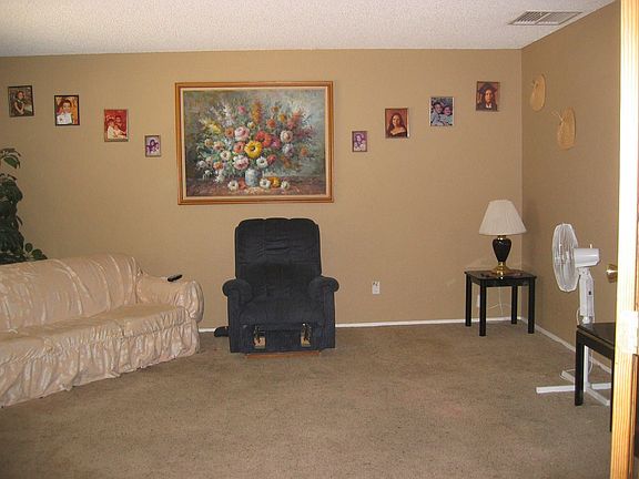 3rd image of 21282 Lipian Ct