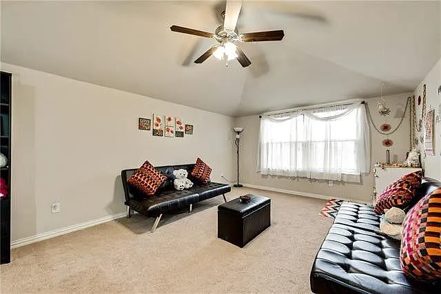 4651 Penelope Ln — Photo 8