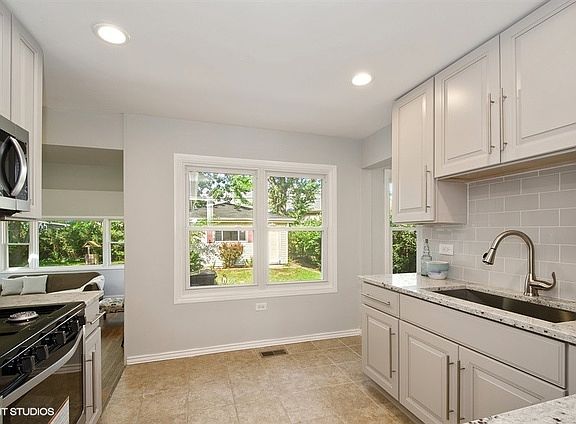 5th image of 9634 Kostner Ave