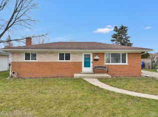 6913 Bison St, Westland, MI 48185