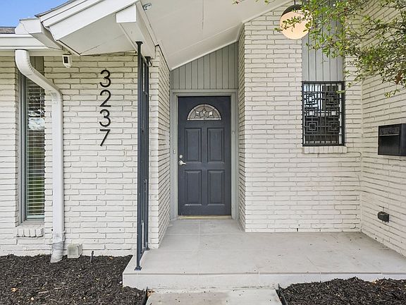 3rd image of 3237 Timberview Rd