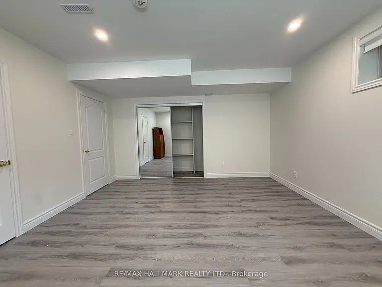 43 Oak Ave — Photo 22