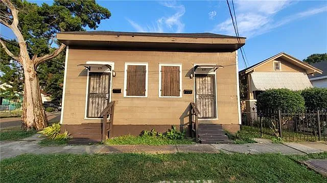 637 Tupelo St