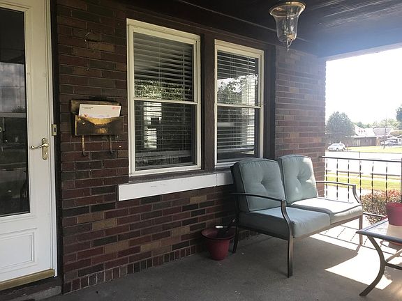 4th image of 1601 N Gilbert St