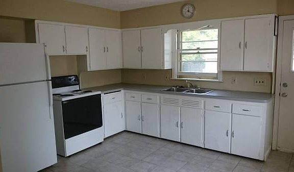 3rd image of 244 Milford St