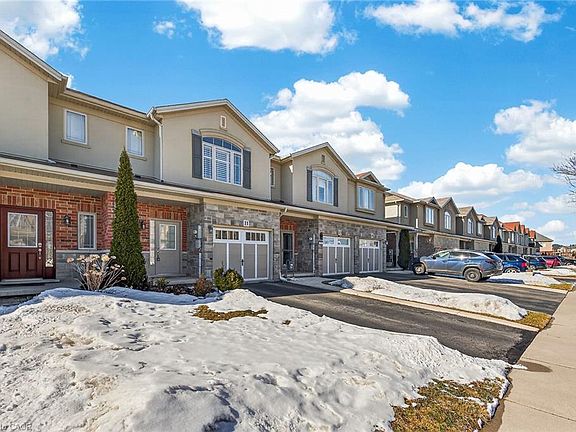 4th image of 11 Hitching Post Rdg