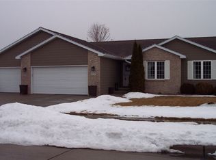 1720 E 47th Street Pl, Kearney, NE 68847