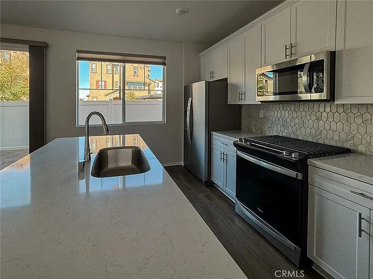 40247 Birchfield Dr — Photo 6