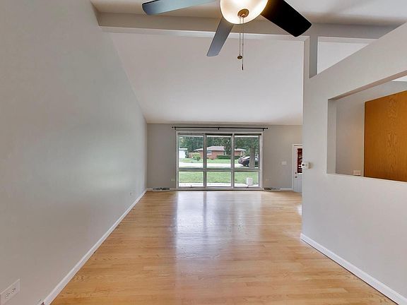 4th image of 2401 E Thornwood Dr