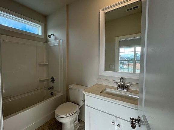 5th image of 103 Leaning Oaks Ln Hce 28