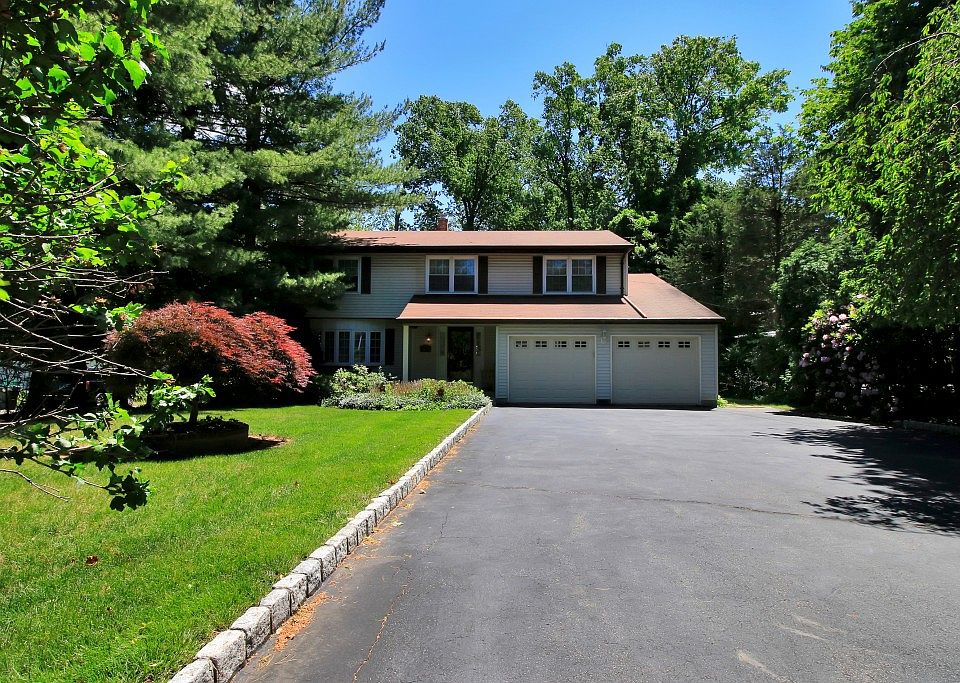 1st image of 246 E Crescent Ave