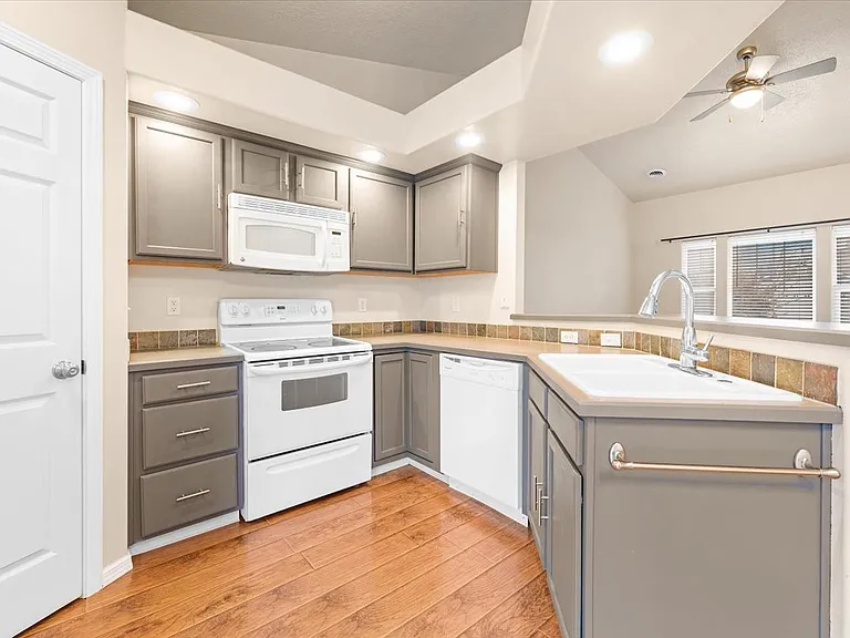 3685 S Creekwood Way — Photo 7