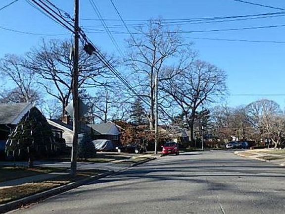 5th image of 212 Hudson Ave