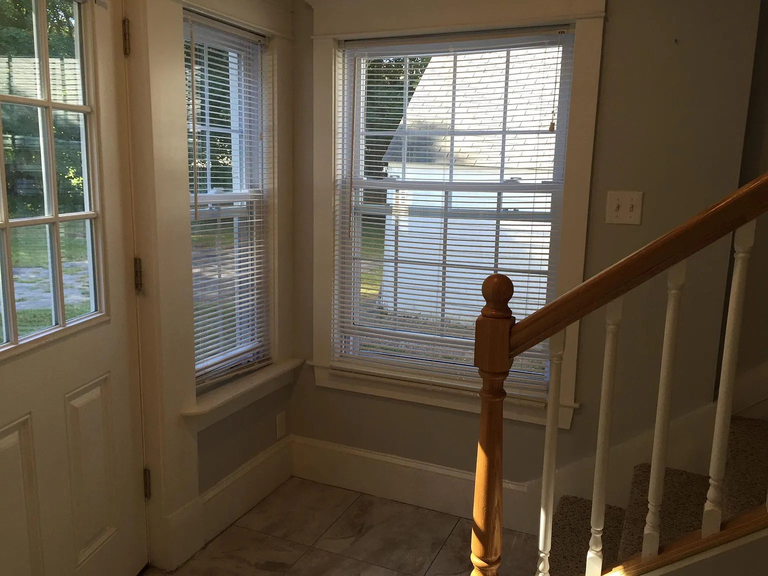 2 bed, 1000 sqft, $2,200 — Photo 2