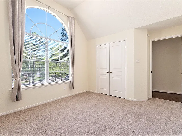 15 Larks Aire Pl — Photo 14