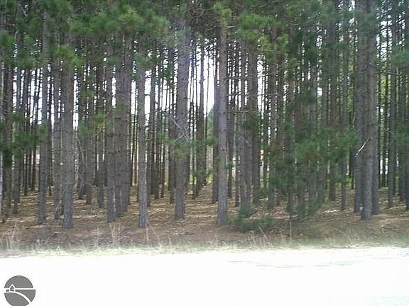4th image of 9064 Pine Circle Dr NW