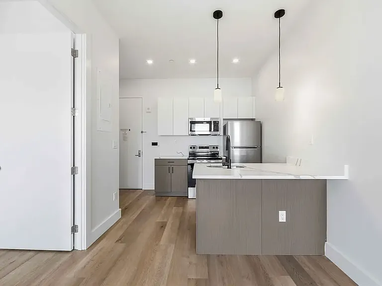 89-25 162nd St #601 — Photo 9