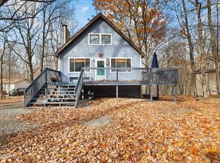 113 Pebble Rock Rd, Lackawaxen, PA 18435