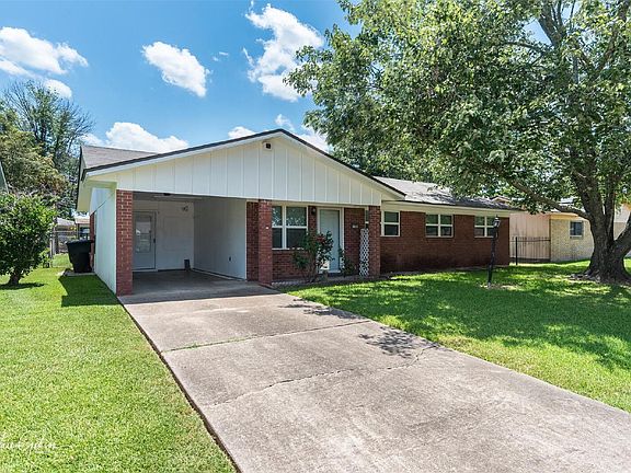 2nd image of 1202 Wisteria St