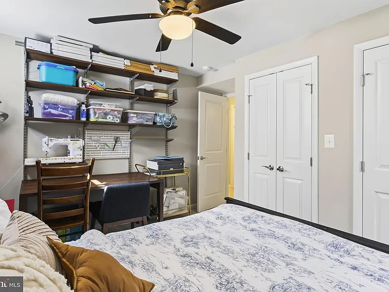 1015 Woods Pl — Photo 28