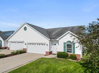 9579 Monroe St, Crown Point, IN 46307