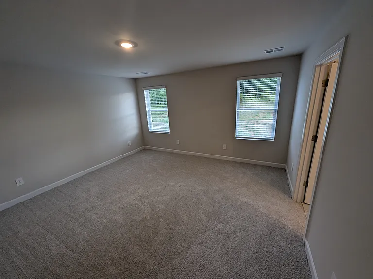 1001 Penfold Pointe — Photo 12