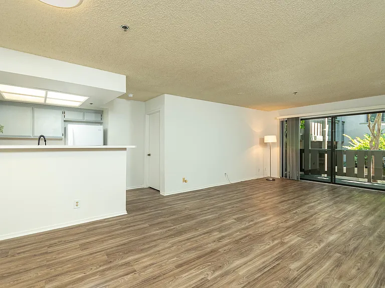 Windrose Place Pasadena — Photo 16
