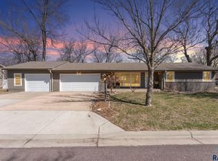 2220 E Sylvan Cir, Brandon, SD 57005