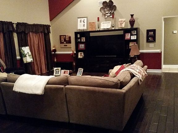 5th image of 254 Palomino Dr