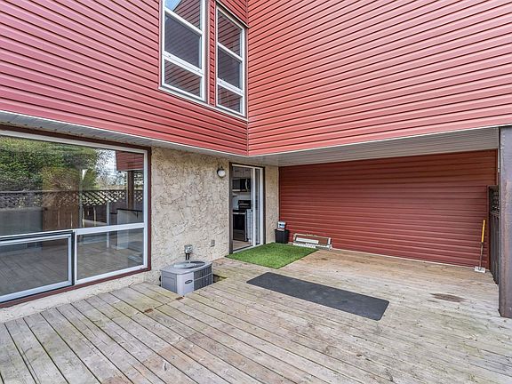 3rd image of 645 Millbourne Rd E