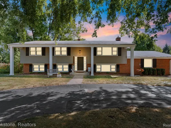 87 E Maryknoll Rd, Rochester Hills, MI 48309