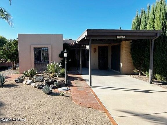 2nd image of 1307 S Desert Meadows Cir