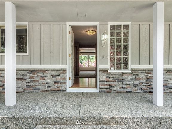 3rd image of 2431 S Meridian Street