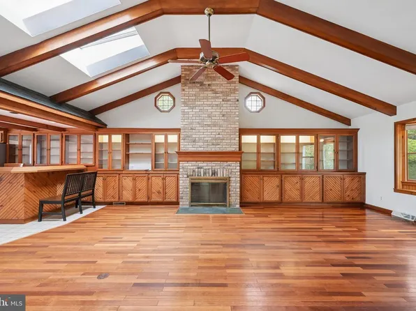 3 Darvel Dr, West Windsor, NJ 08550