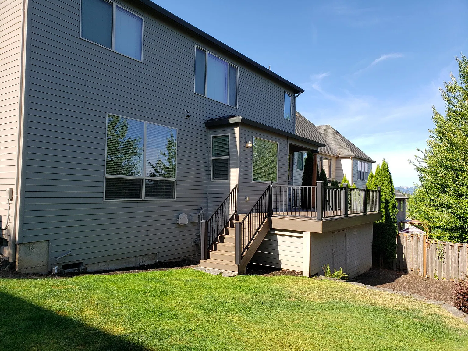 4 bed, 2.5 bath, 2656 sqft, $3,195 — Photo 2