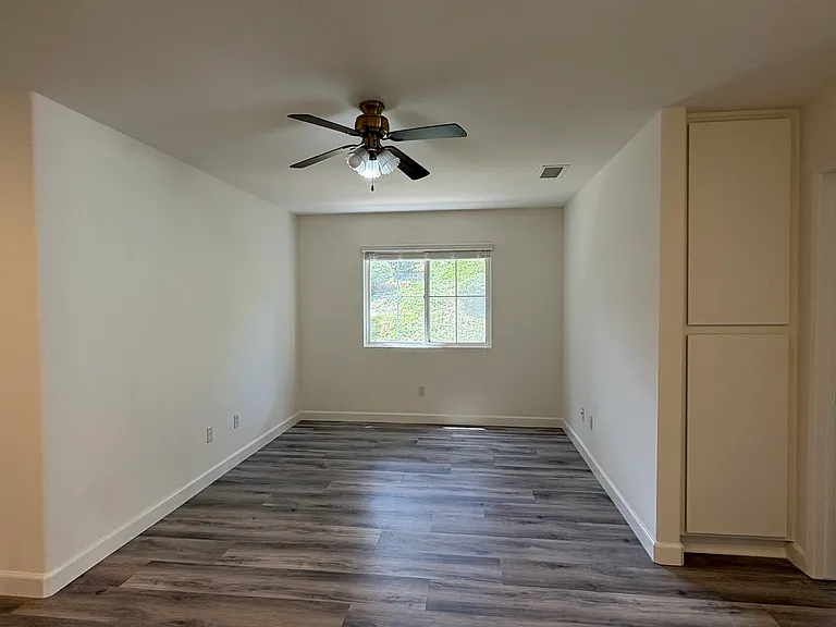 25735 Perlman Pl #A — Photo 15