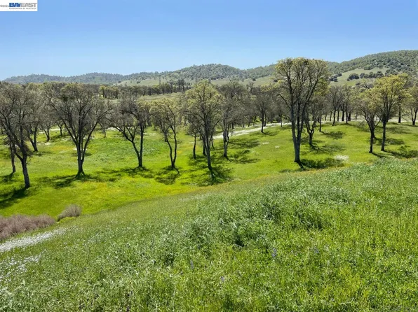 345 Hawkridge Rd, Copperopolis, CA 95228