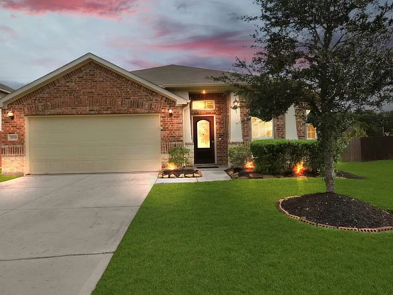 3719 Butte Meadows Ln — Photo 2