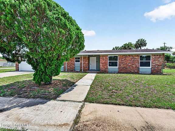 3rd image of 1295 Country Club Blvd