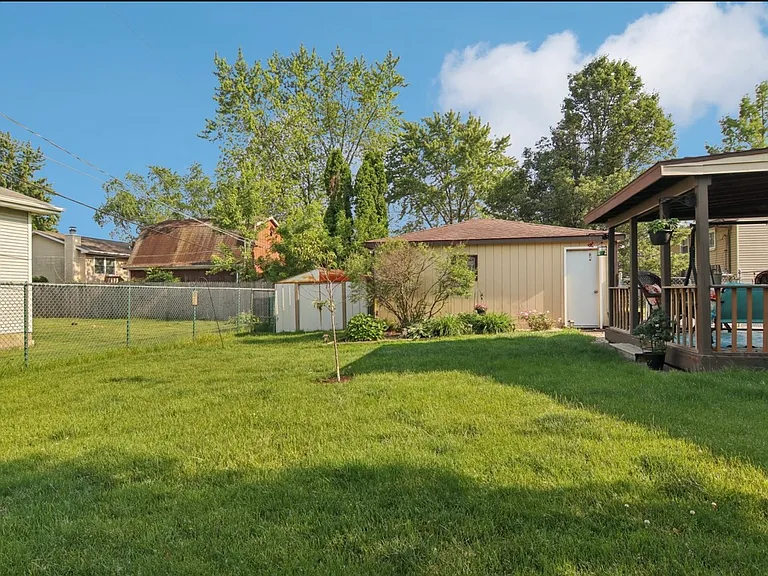 19617 Sycamore St — Photo 20