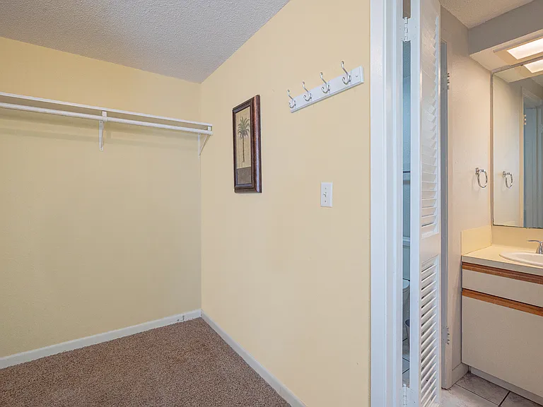 210 Oak Bay St #403 — Photo 22