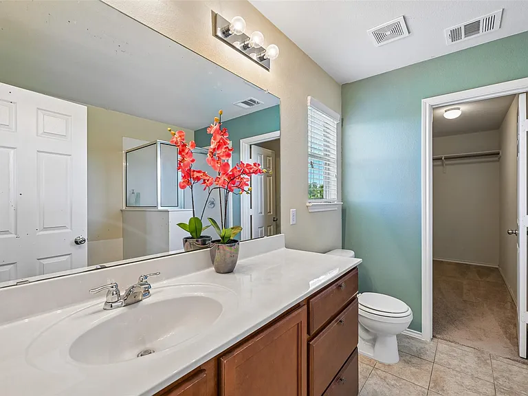 140 Lynn Crest Bnd — Photo 19