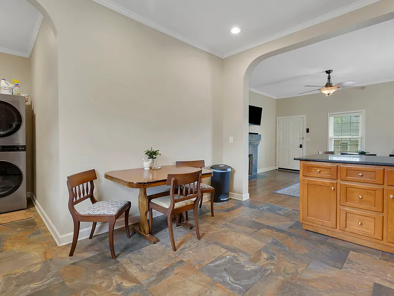 11 Taylor St — Photo 10