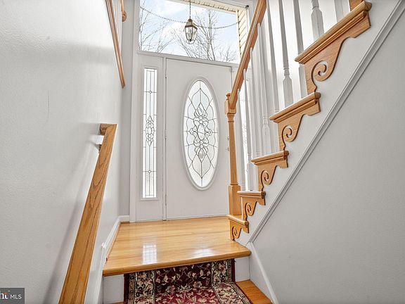 4th image of 7225 Marr Dr