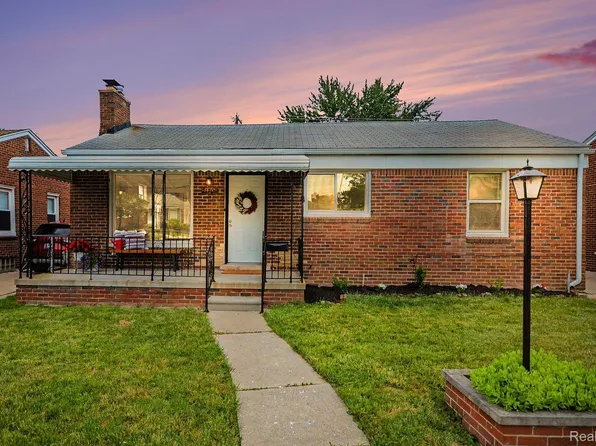 21701 Sunnyside St, Saint Clair Shores, MI 48080