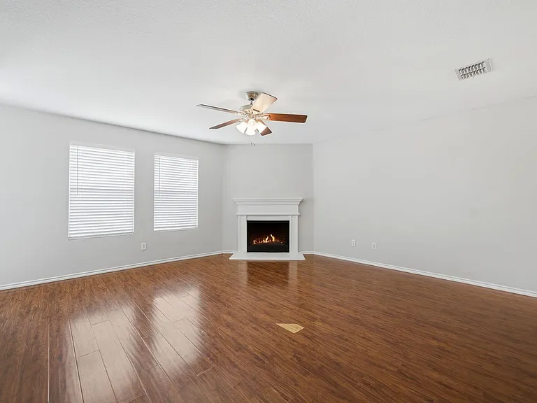 712 Preston Dr — Photo 7